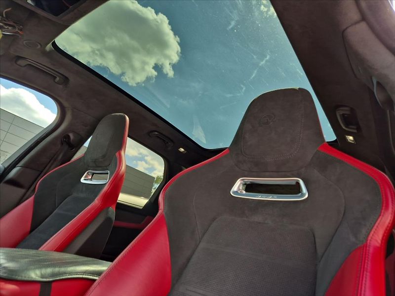 Jaguar F-Pace 5,0 V8 AWD SVR 405 kW - fotka 15 z 20