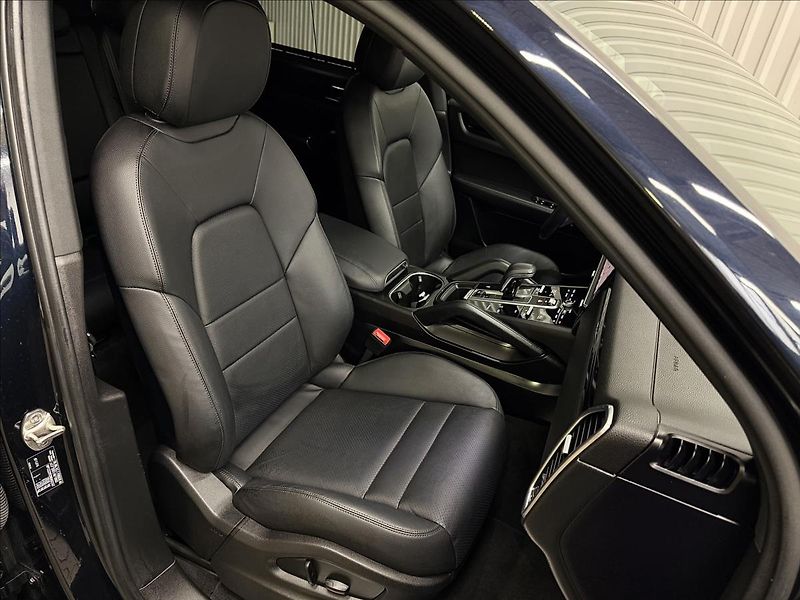 Porsche Cayenne 3.0 V6 250kW ACC LED 1MAJ DPH - fotka 38 z 40