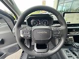Toyota Hilux 2.8D automat Invincible - náhled 20