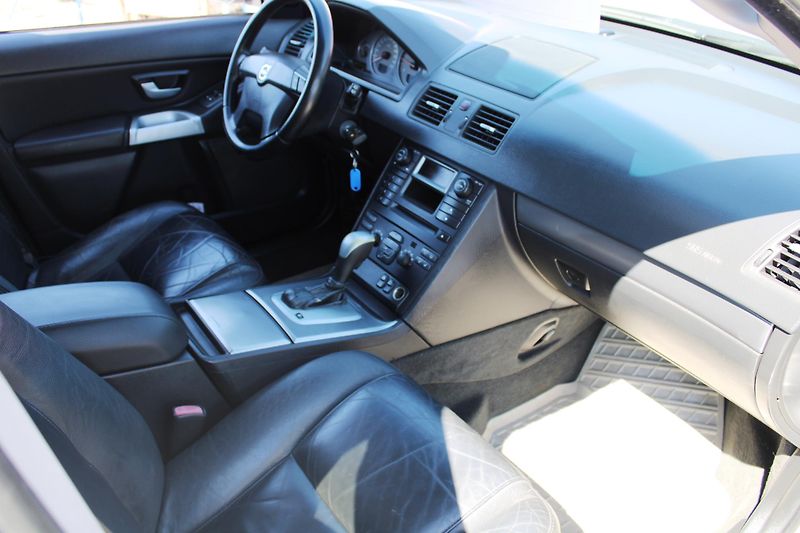 Volvo XC90 (2005) 2.4 D5 AWD AUTOMAT KLIMA ALU - fotka 15 z 20