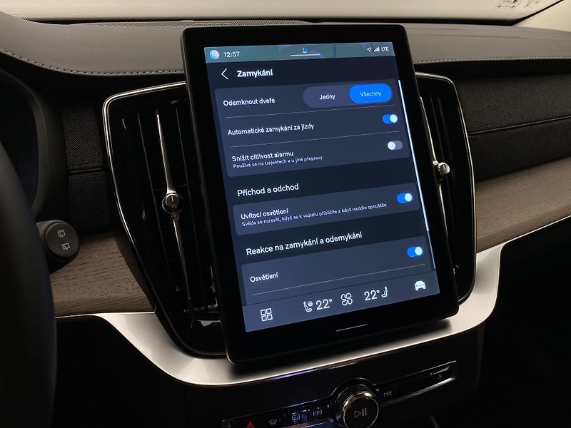 Volvo XC90 B5 AWD BRIGHT PLUS AUT CZ 7m - fotka 55 z 60