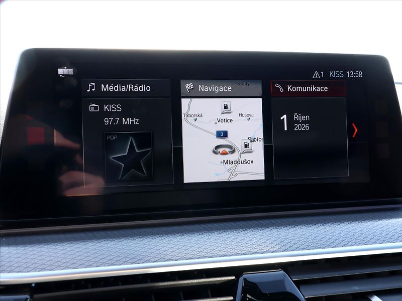 BMW Řada 5 3,0 530d 195kW xDrive CZ - fotka 25 z 39