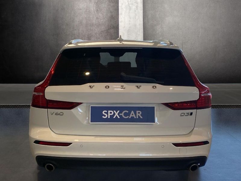 Volvo V60 D3 AWD MOM PRO - fotka 4 z 26