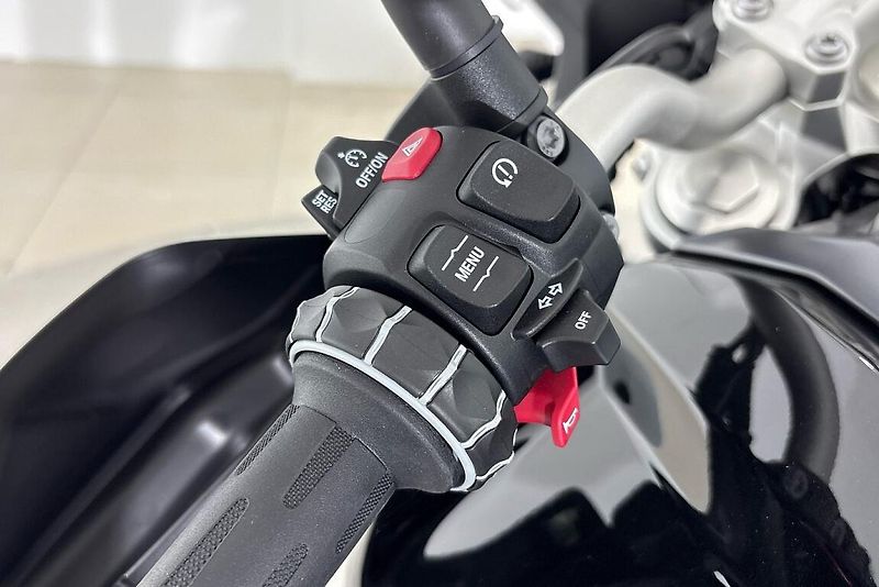 BMW F 900 GS - fotka 10 z 13