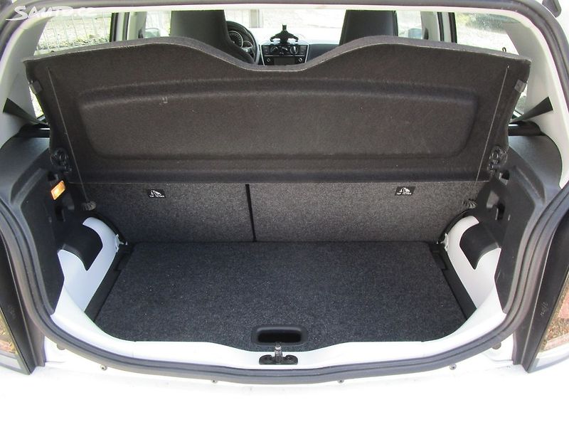 Volkswagen up! 1,0MPI - 48KW - NOVÁ STK - fotka 12 z 25