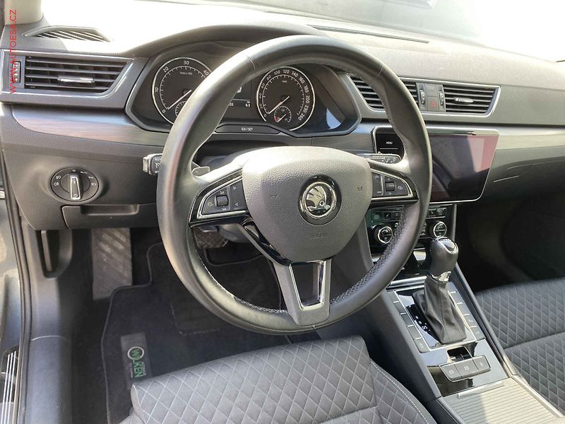 Škoda Superb (2018) 2.0 TDi, Style, DSG, bixen - fotka 12 z 17