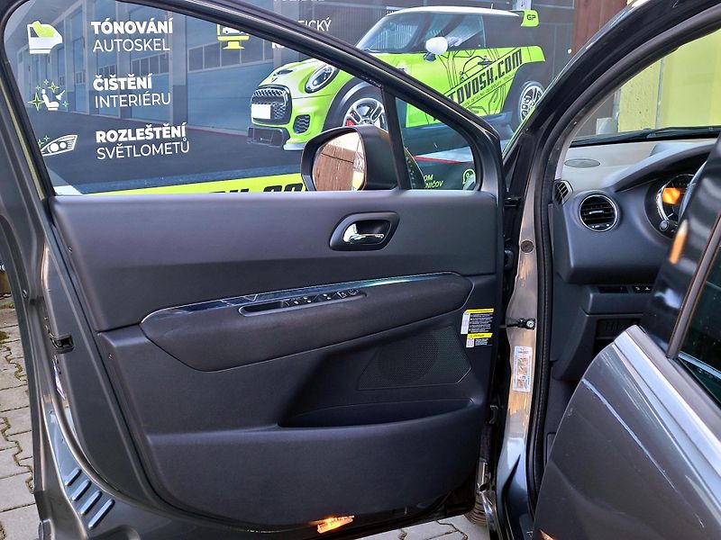 Peugeot 5008 1,6THP SW *DIGIKLIMA* - fotka 46 z 48
