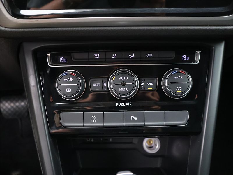 Volkswagen Touran 1,6 TDI 81kW DSG 7-Míst Tažné - fotka 20 z 29