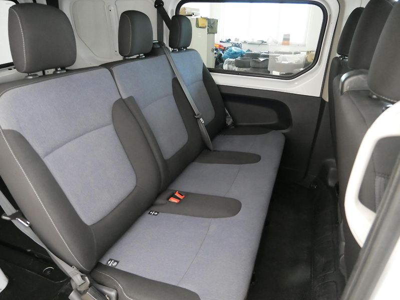 Opel Vivaro - fotka 21 z 22