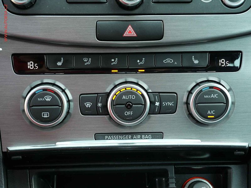 Volkswagen Passat (2013) 2.0 TDi, 1.maj,ČR, DSG - fotka 16 z 20