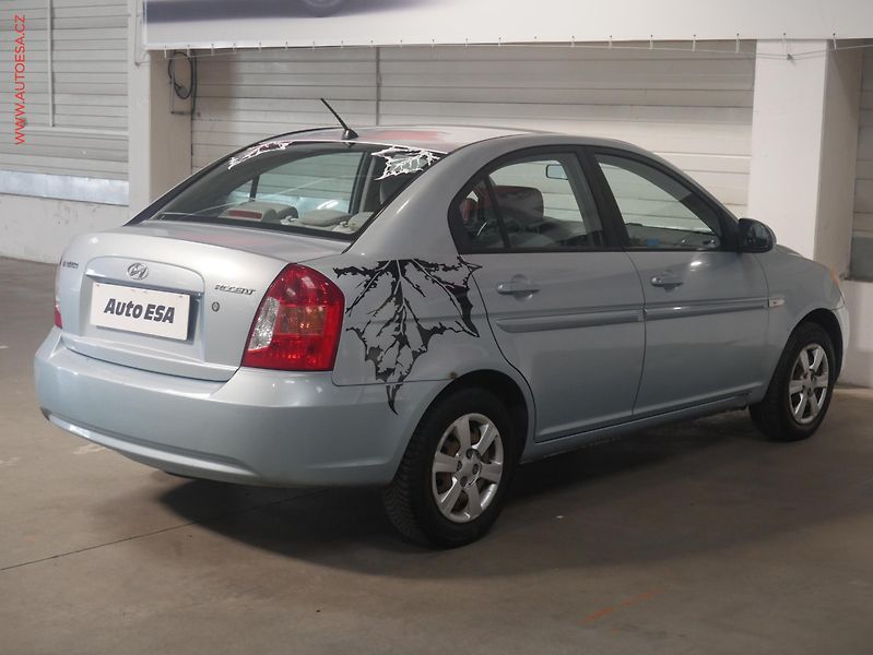 Hyundai Accent (2008) 1.4i, ČR, AC, zmk.řazení - fotka 6 z 15