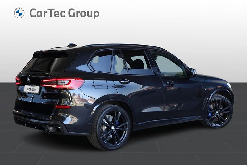BMW X5 M50d - fotka 6 z 24