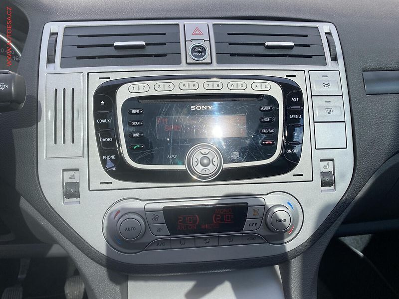 Ford Kuga (2009) 2.0 TDCi, Titanium, TZ, panor - fotka 15 z 15