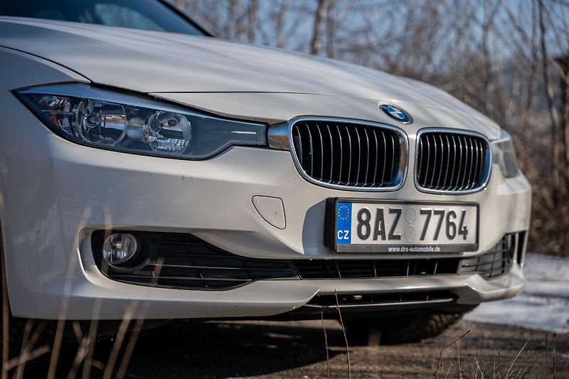 BMW Řada 3 (2014) 320d Touring F31 xDrive AT - fotka 4 z 28