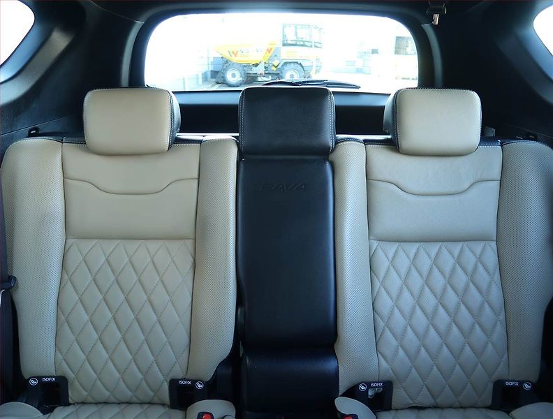 Toyota RAV4 (2018) Selection 2.0 D-4D, Serv.kniha - fotka 10 z 23
