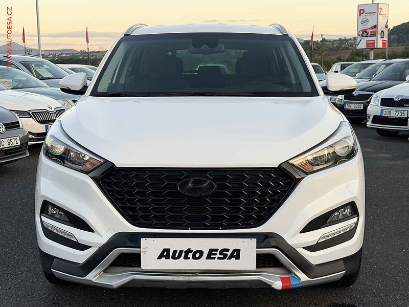 Hyundai Tucson (2016) 1.7 CRDi, ČR, AC, TZ, xenon - fotka 2 z 17