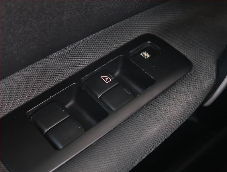 Nissan Qashqai (2013) 1.6 dCi, Serv.kniha, Navi - fotka 16 z 19