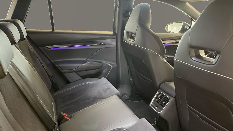 Škoda Enyaq (2022) Sportline 60 132kW - fotka 11 z 32
