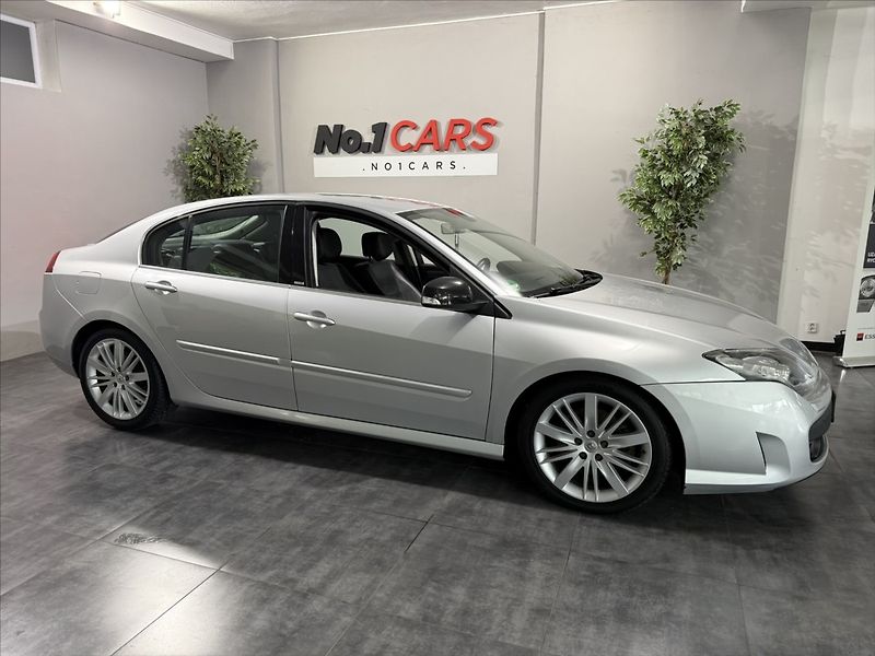 Renault Laguna 2,0   DCi GT 4CONTROL BI-XEN - fotka 40 z 42