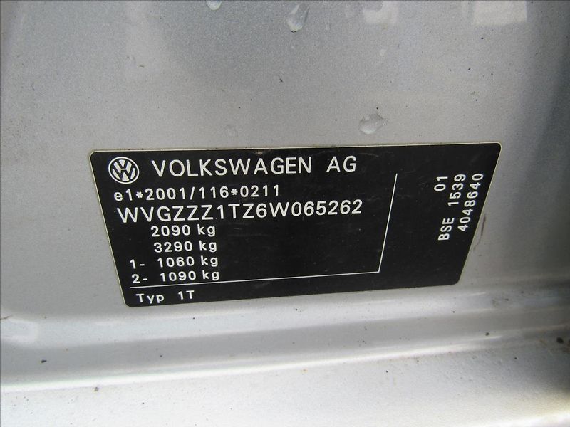 Volkswagen Touran 1,6 MPi 75kW - fotka 24 z 25