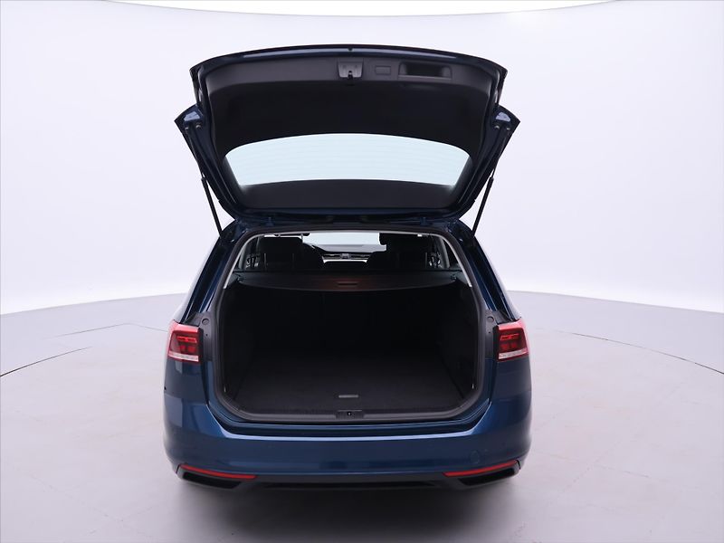 Volkswagen Passat 1,5 TSI 110kW DSG Business DPH - fotka 9 z 33