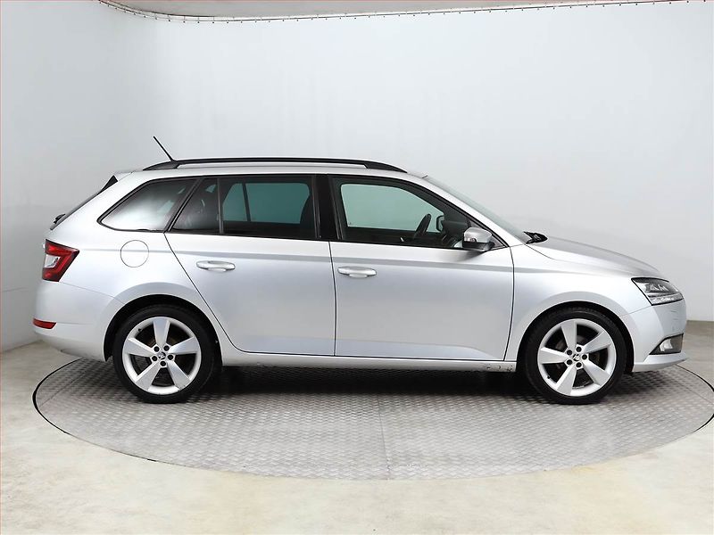 Škoda Fabia (2019) Style Plus 1.0 TSI, Serv.kniha - fotka 6 z 24
