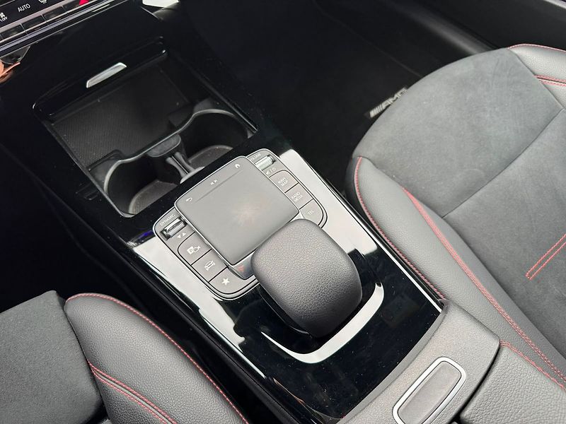 Mercedes-Benz CLA 200d AMG Line - fotka 17 z 21