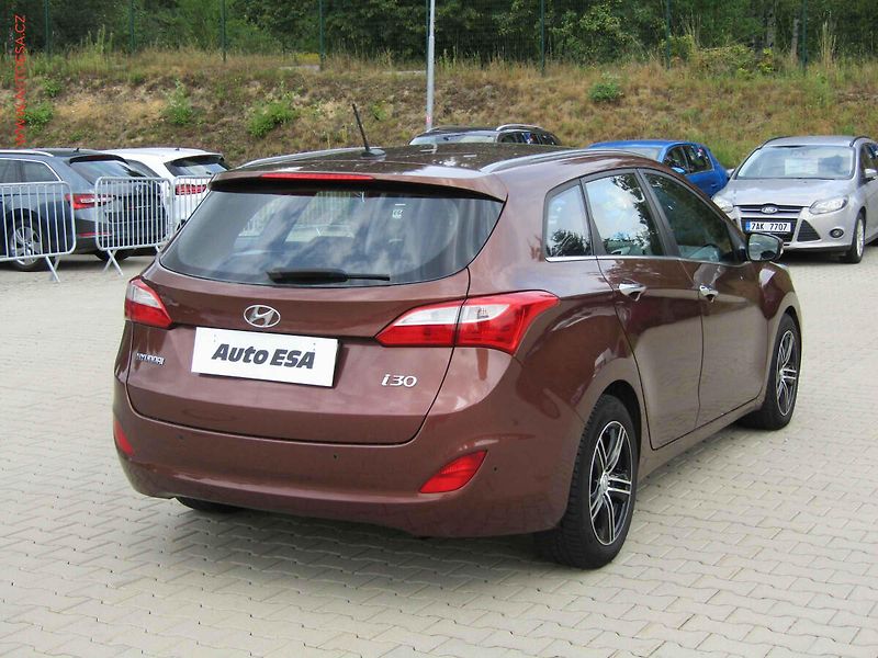 Hyundai i30 (2012) 1.6 CRDI, STK4/28 - fotka 4 z 22