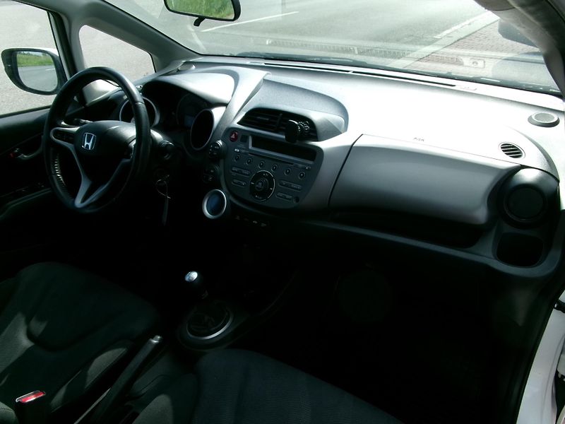 Honda Jazz (2010) 1,4i STYLE KLIMA ALU - fotka 25 z 27