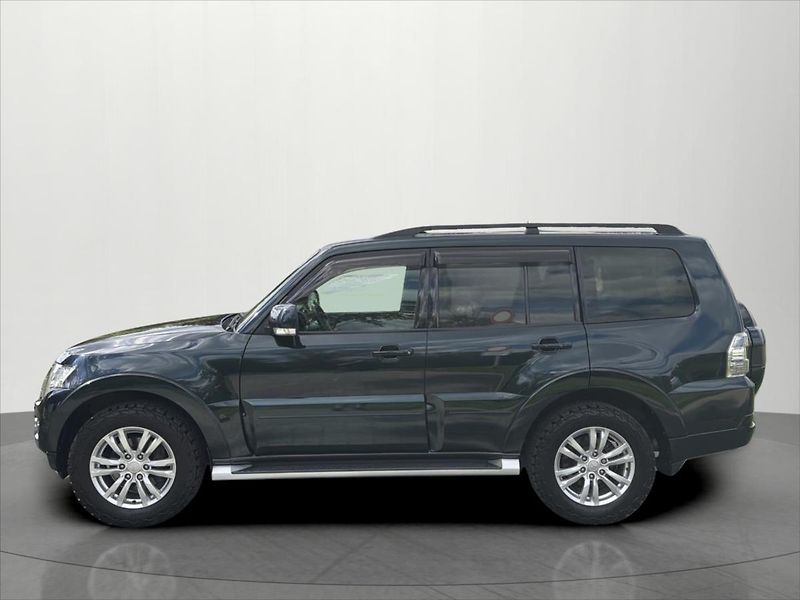 Mitsubishi Pajero 3,2 DI-D ČR SERVIS NT - fotka 4 z 30