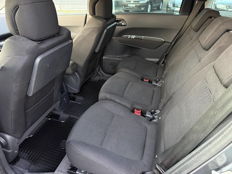 Peugeot 5008 2.0HDi 110kW Navi Panorama - fotka 19 z 20