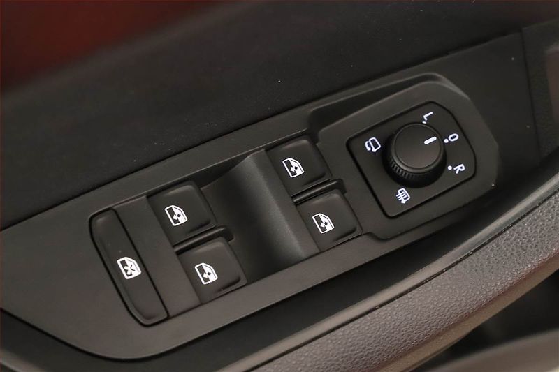 Škoda Karoq (2025) 1.5 TSI, SPORTLINE, AUTOMAT - fotka 24 z 24