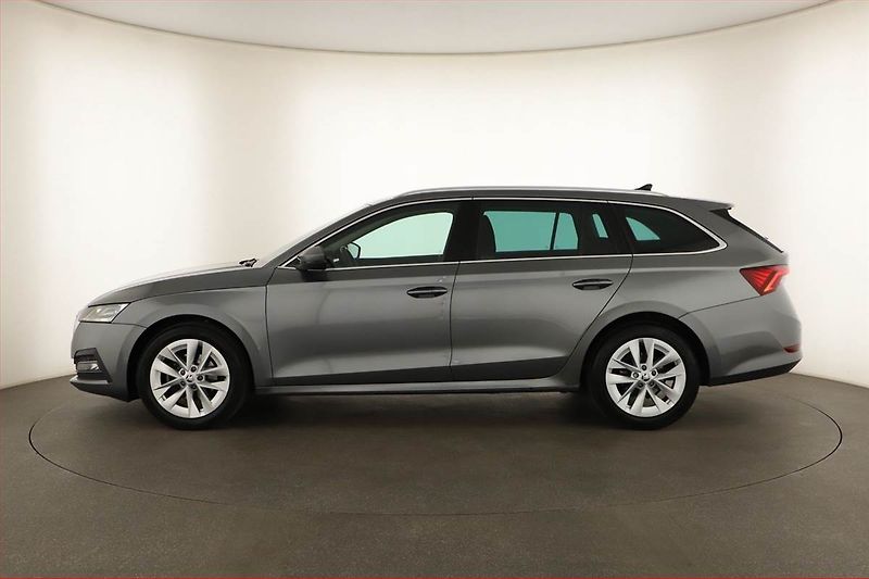 Škoda Octavia (2023) Style 1.5 TSI e-tec - fotka 3 z 14