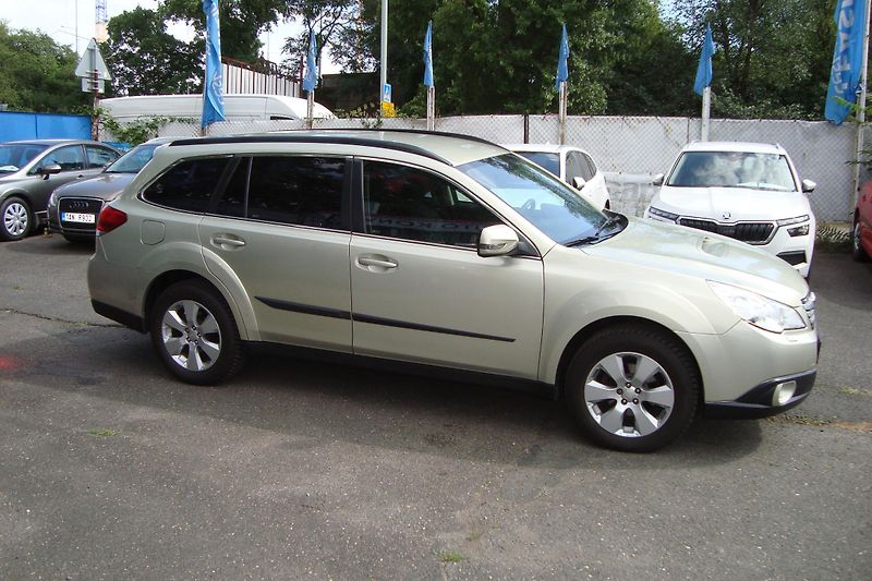 Subaru Outback (2011) 2.0 D,AWD,ČR, 2.Maj.Servis.Kn. - fotka 8 z 76