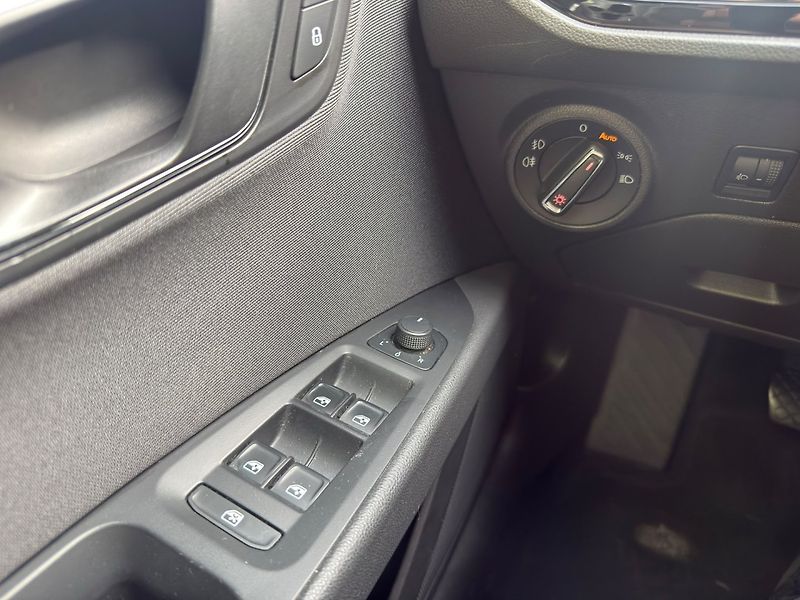 Seat Leon (2016) 1.6 TDI Style - fotka 23 z 25
