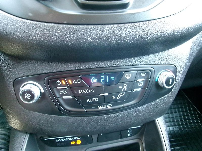 Ford Tourneo Courier (2018) 1.0 ECO BOOST,KOUPENO ČR - fotka 12 z 15