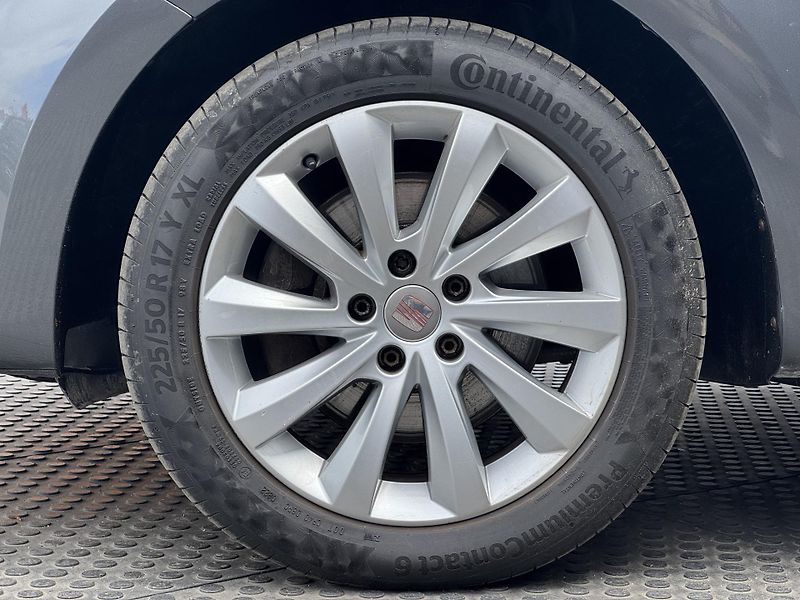 Seat Alhambra (2014) 2.0TDi MAN Style,7míst, tažné  - fotka 48 z 51