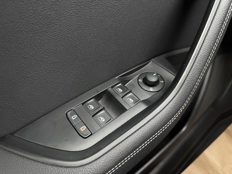 Škoda Superb  2.0 TDI 147kW Style Combi DSG - fotka 28 z 34