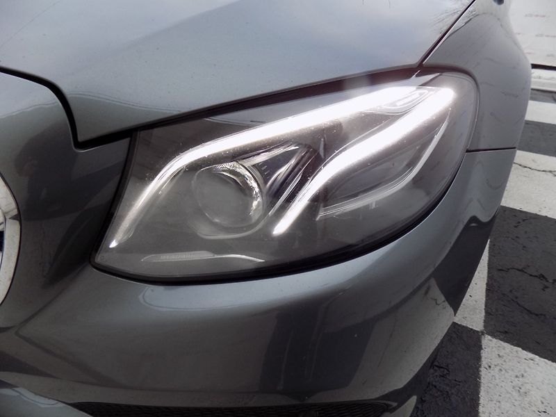 Mercedes-Benz Třídy E (2018) 400d/4-Matic/Full-LED/Webasto/ - fotka 39 z 39