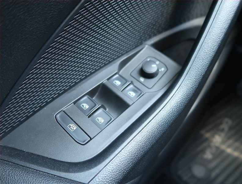 Škoda Octavia (2021) 2.0 TDI, Serv.kniha, Tempomat - fotka 14 z 14