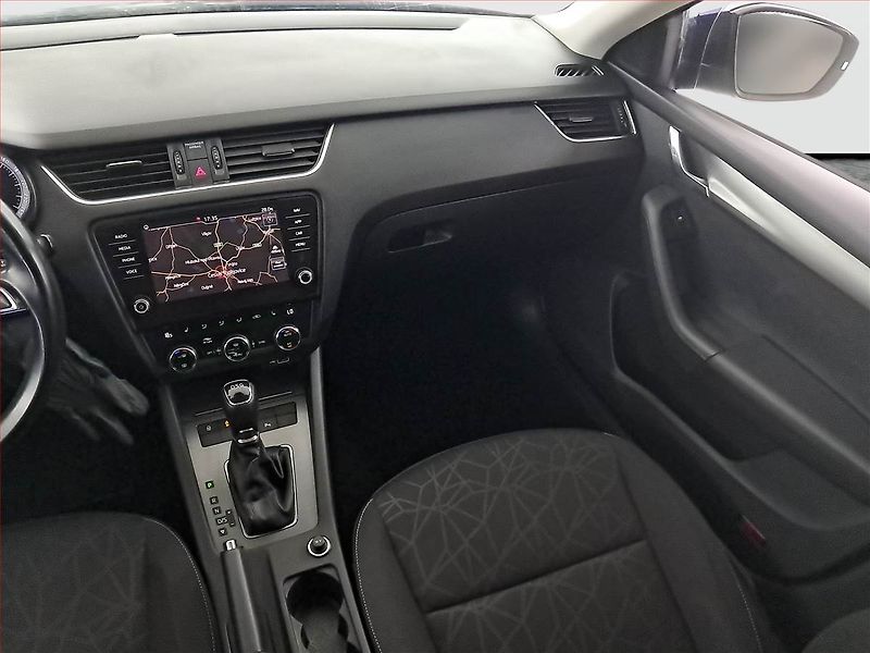 Škoda Octavia (2018) 1.6 TDI, Automat, Navi - fotka 8 z 17