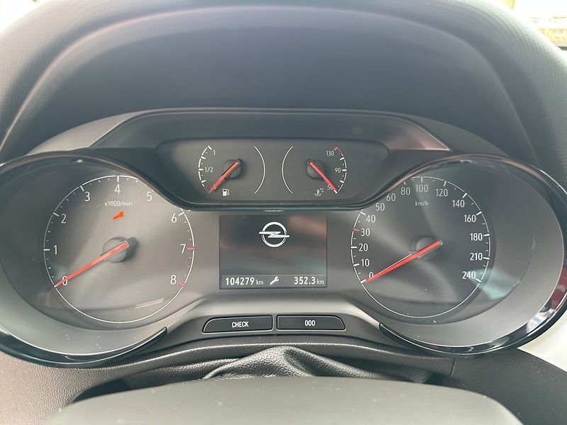 Opel Crossland X (2021) - fotka 15 z 25