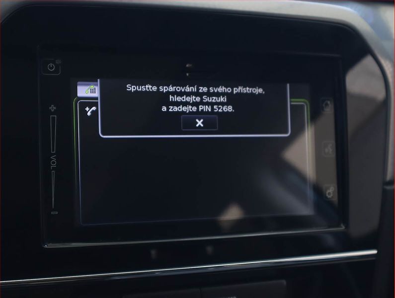 Suzuki Vitara (2016) 1.6 VVT, 4X4, Serv.kniha - fotka 17 z 19