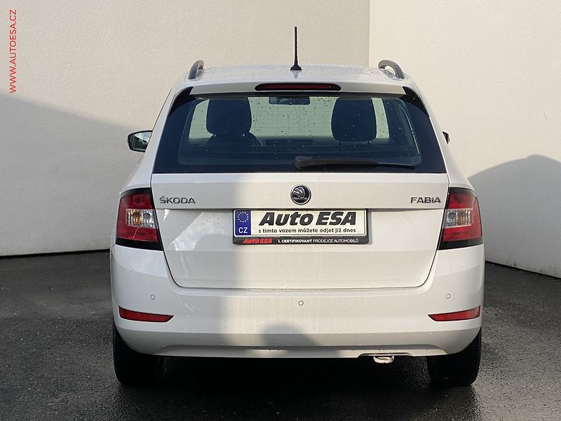 Škoda Fabia (2019) 1.0 TSi, ČR, Ambition, +kola - fotka 5 z 17