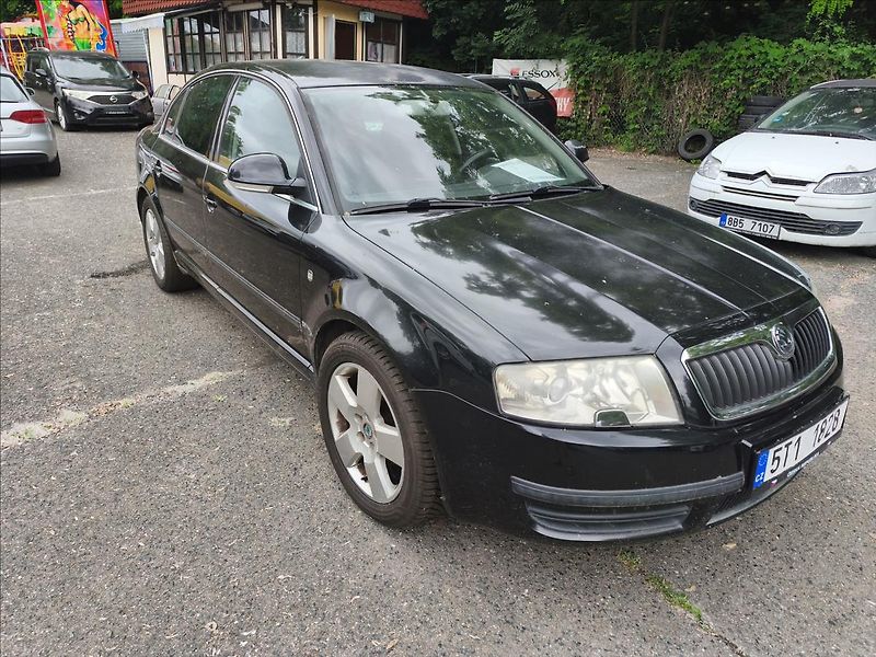Škoda Superb 2,0 TDi - fotka 2 z 7