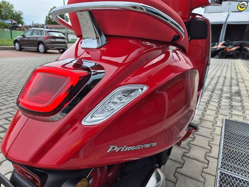 Vespa Primavera 125 3V ABS (2026) Primavera 125 RED - fotka 14 z 22