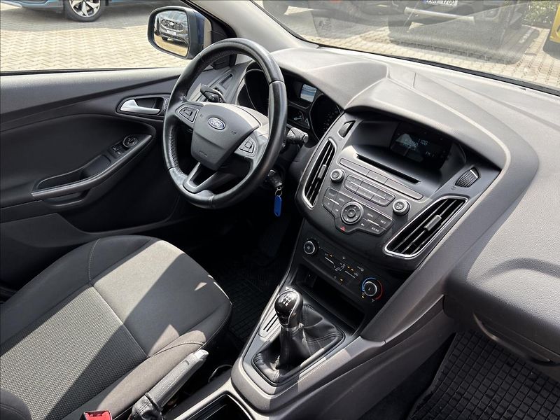 Ford Focus 1,6 Trend 1.6 Duratec Ti-VCT - fotka 17 z 33