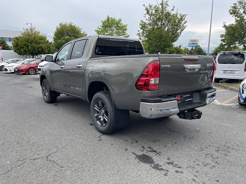 Toyota Hilux 2.8D 6AT Active - fotka 6 z 29
