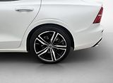 Volvo S60 Recharge T8 AWD R Kam Pano Taž - náhled 31