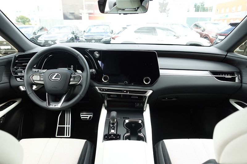 Lexus RX RX500h F SPORT Special Edition - fotka 18 z 38